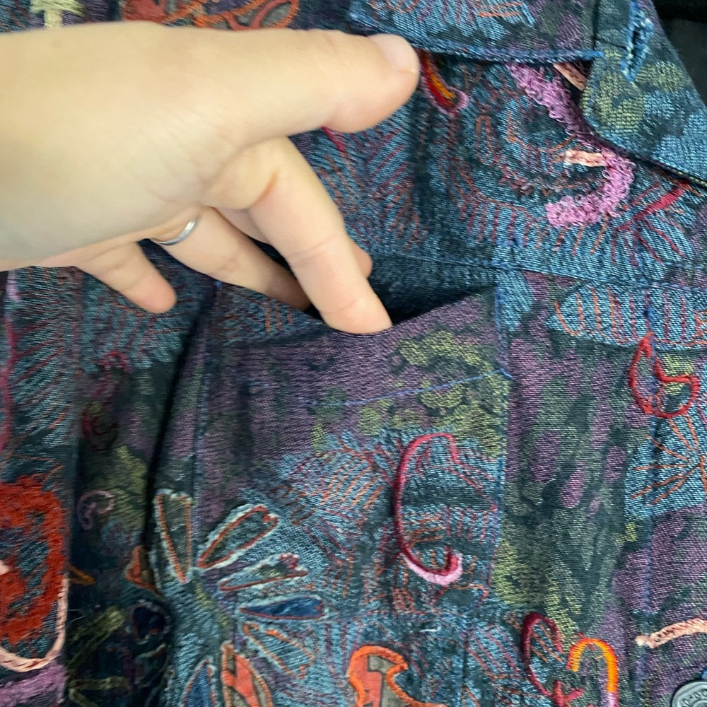CHICO'S Floral Soutache Crewel Embroidered Denim Jacket Size 2 Large Cotton - Picture 5 of 14